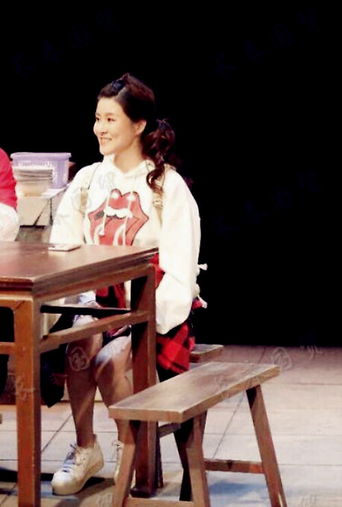 黄宏女儿近照曝光，端庄大方气质好