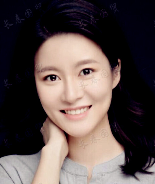 黄宏女儿近照曝光，端庄大方气质好