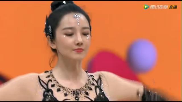 陈小纭女子艺术体操冠军 身姿挺拔令人羡 动作行云流水震撼全场