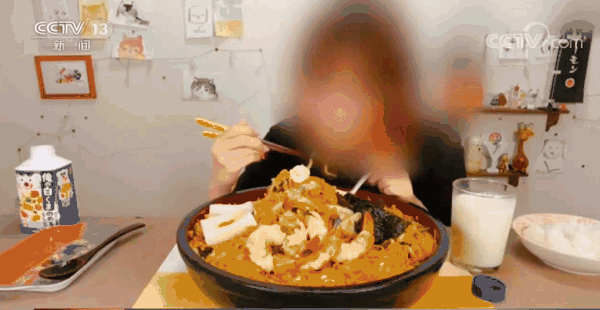 【大揭秘】假吃+催吐!央视揭大胃王吃播套路