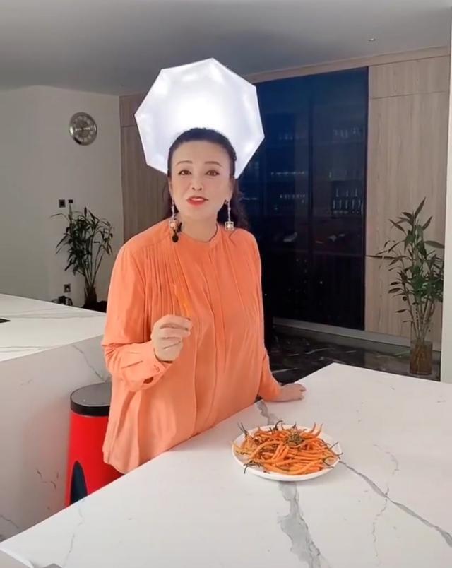 汪小菲和母亲罕同框,张兰自曝见儿子要叫“汪总”
