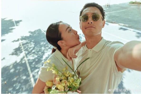 杨祐宁结婚！杨祐宁捧着老婆孕肚，幸福甜蜜极了！