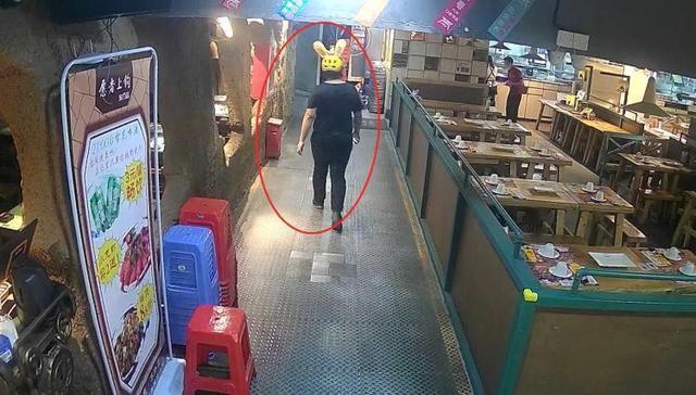 这点出息！男子冒充外卖小哥偷外卖吃到发胖，3个月内作案数十起