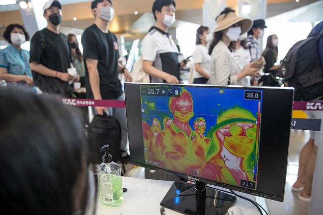 美国新冠肺炎超714万例 国防部系统逾6.5万人感染