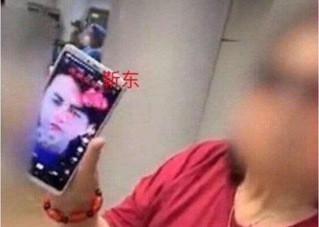 【妇女之友】靳东的老年粉有多疯狂 折腾到自己瘦了十斤多 