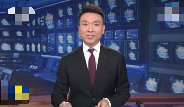 临危不乱！康辉口播20多分钟，全程保持微笑状态