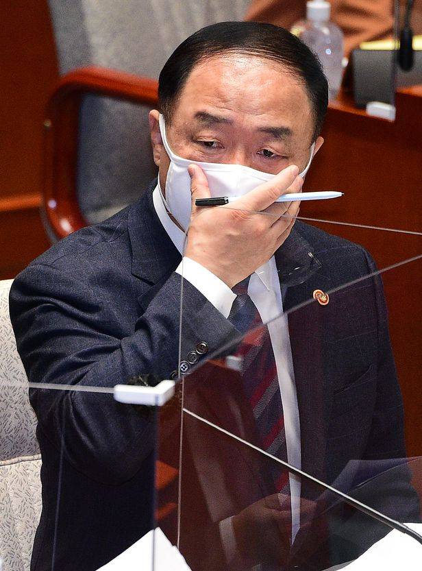 韩国记者参加三星会长葬礼后确诊新冠 高官纷纷做检测