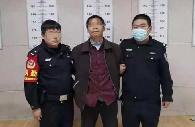 【警情通报】父亲坟前杀姐嫌犯落网 坟头扫墓时都发生了什么?