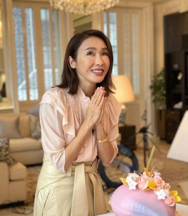 黎姿豪宅内景曝光网友惊叹“这不是皇宫吗”
