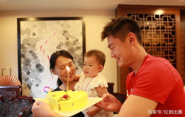 离婚大战再曝进展：张培萌妻子谈产后第17天被家暴