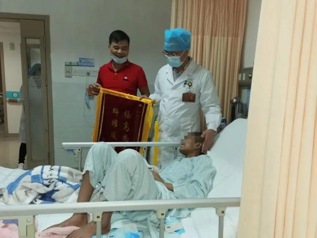 15岁少女误服偏方住进ICU，全身发黑！“便便”也能治病？