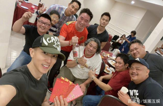 扎心了!吴尊和同学合照像两辈人【对比图】