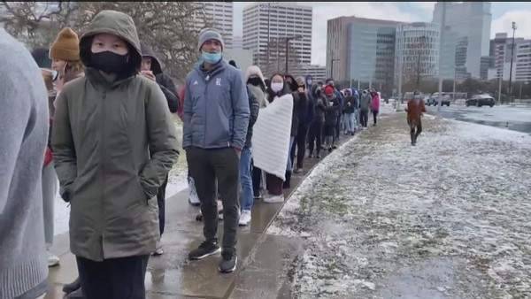 罕见暴雪侵袭下的美国，能源供给与疫苗接种都遇到大问题