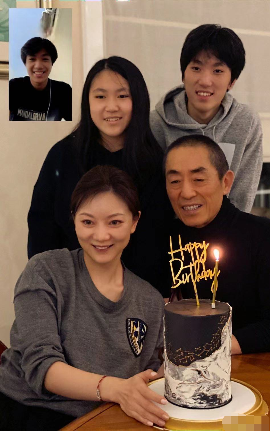 陈婷晒全家福庆张艺谋71岁大寿!娇俏甜笑颜值高,三儿女更像爸