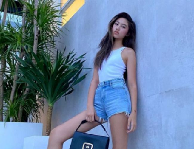 任达华18岁女儿好惊艳 秀腹肌九头身比例似超模