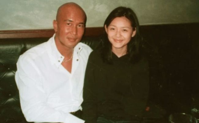 大S具俊晔结婚合照公开 女方戴头纱新婚造型简单