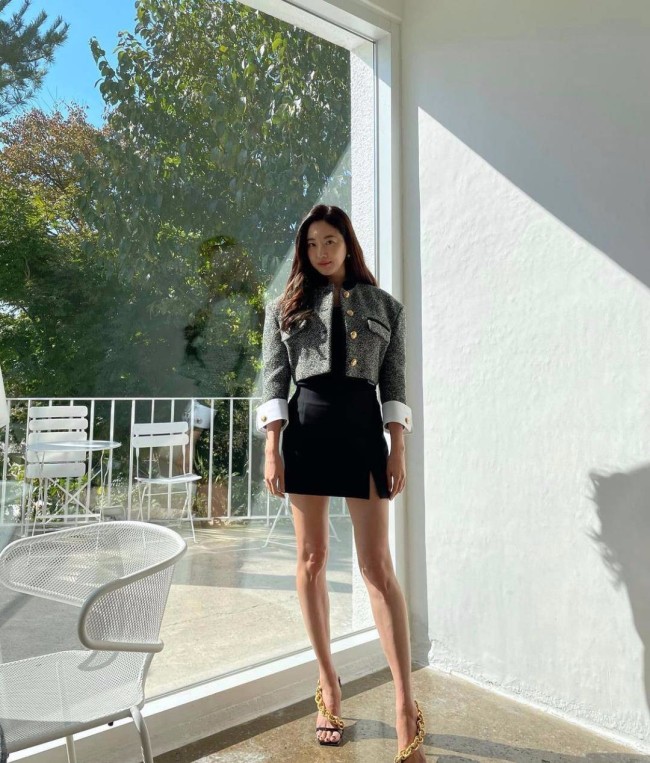 43岁韩国小姐号称性感女神 拍风月片走红至今未婚