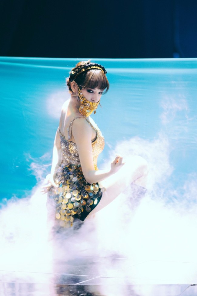 哇哦！程潇蒙面造型花絮照释出 神似吉巴罗好魅惑