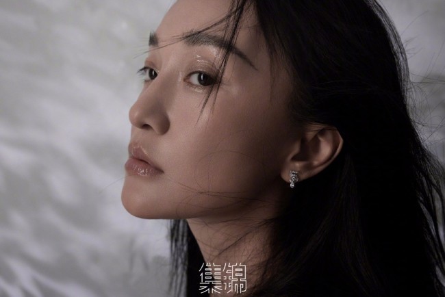 周迅光影大片有故事感 长短发切换清冷文艺