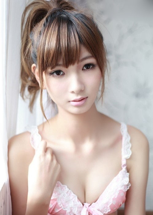清甜性感美女晨曦慵懒表情楚楚动人的俏皮时光