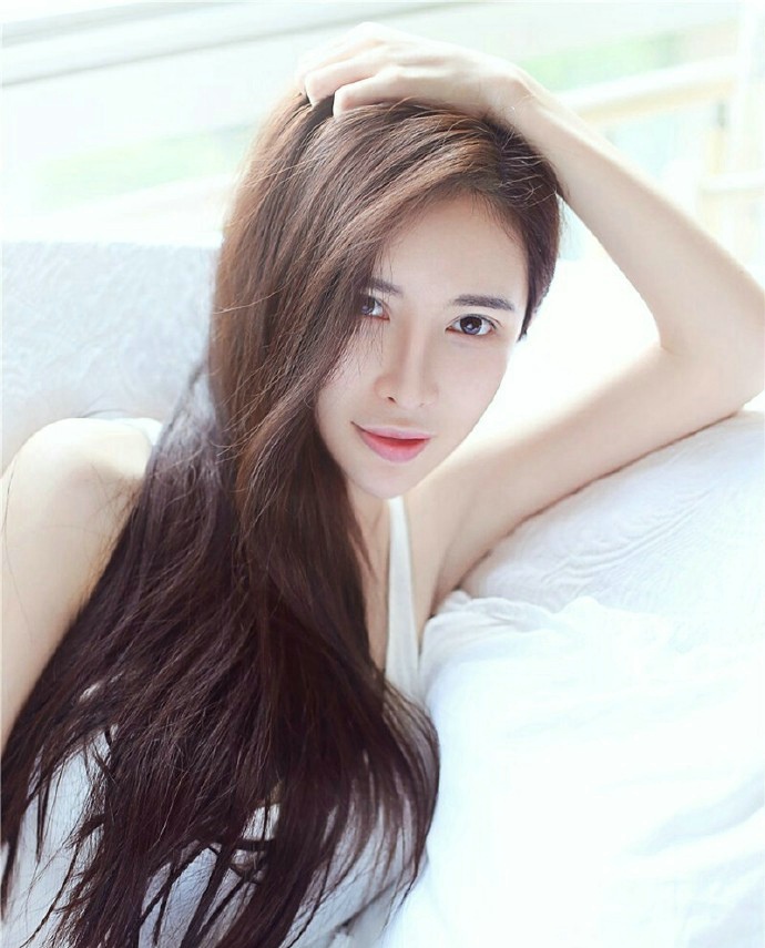 极品巨乳长发美女私房阳光甜美写真