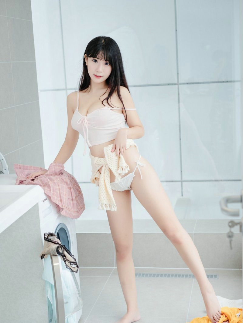 爆乳萌妹子猫九酱sakura丰满乳量惊人