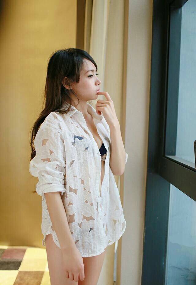 90后的性感湿身美女浴室内衣诱惑写真