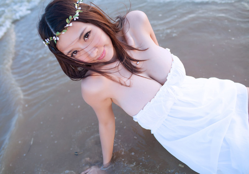超级巨乳女神海边写真性感火爆迷人