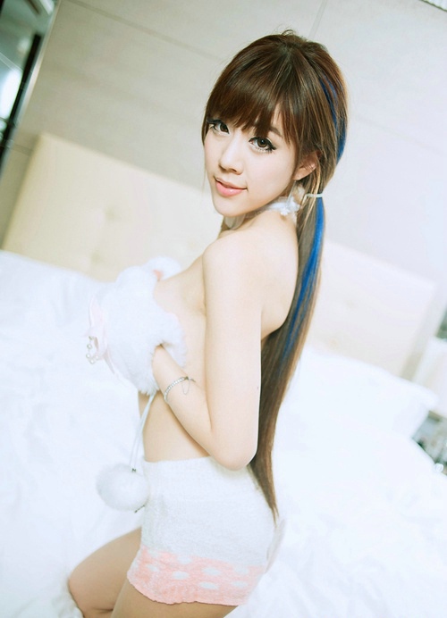 调皮性感美女可爱内裤写真