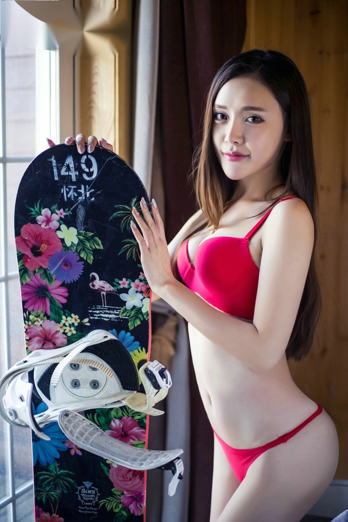 嫩模昭研雪屋红色比基尼清凉性感写真
