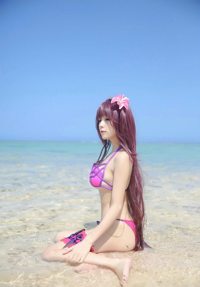 嫩模夏美海边沙滩性感比基尼秀完美身材诱惑写真