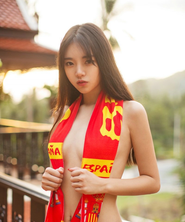 足球宝贝可乐Vicky性感惹火迷人写真
