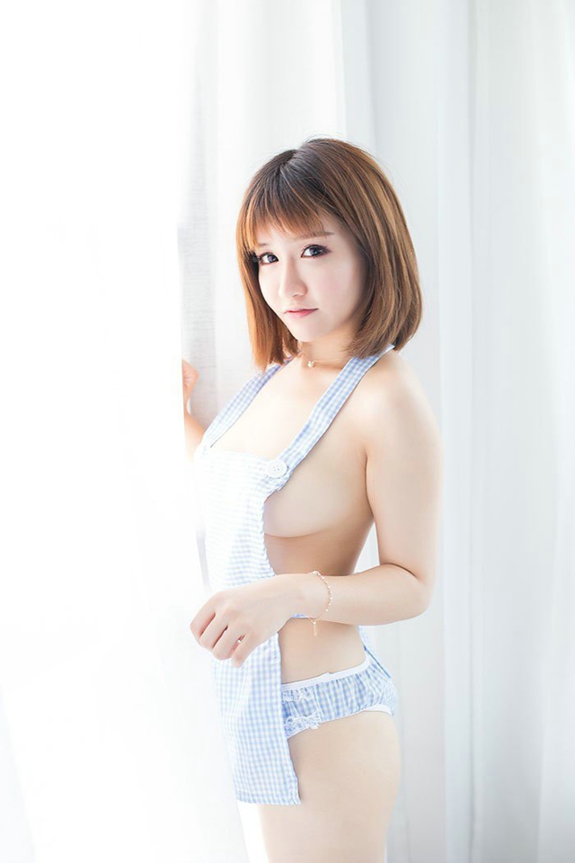 性感围裙美乳女神vivian私房极致诱惑写真