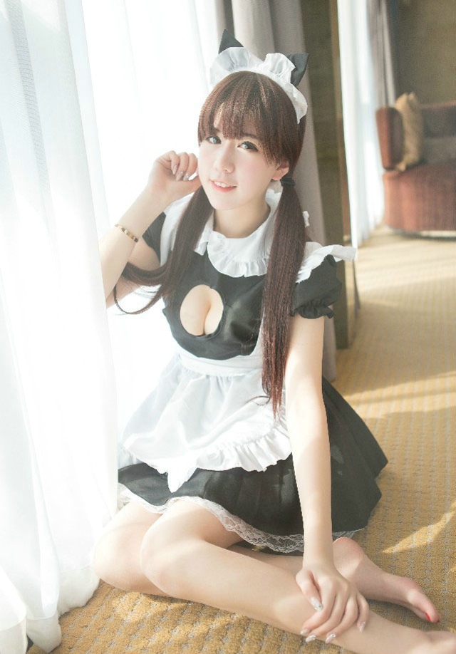 90后甜美少女女仆丰满爆乳装迷人写真