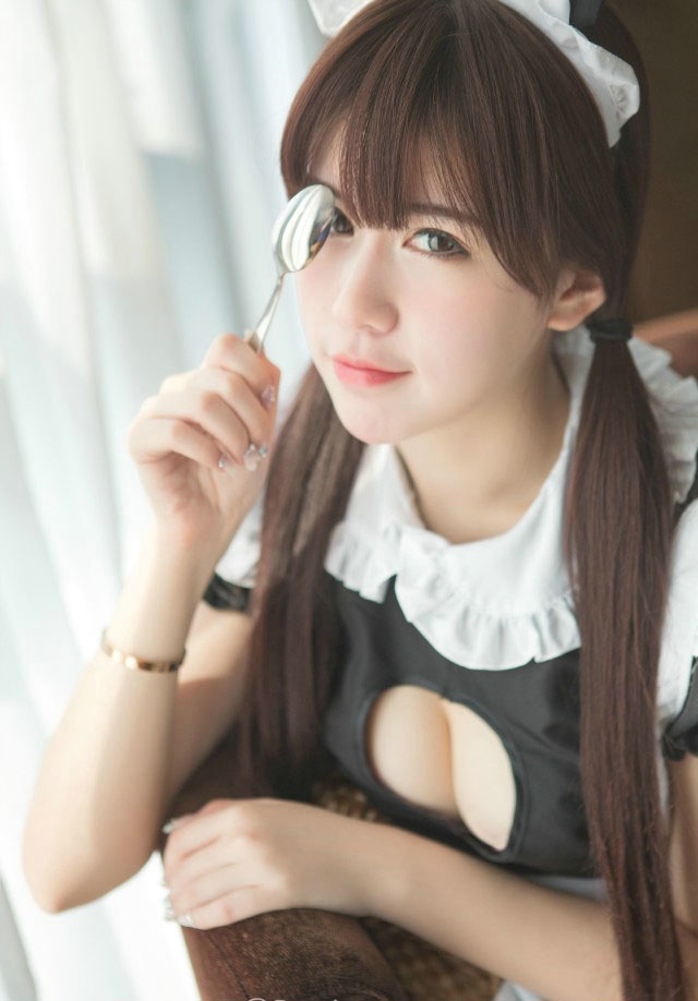 90后甜美少女女仆丰满爆乳装迷人写真