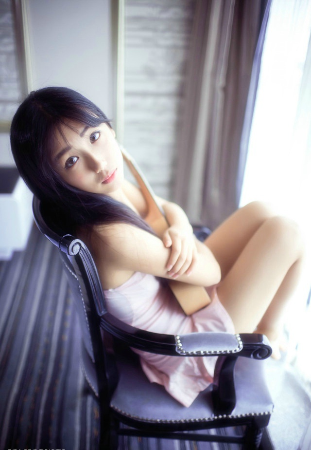 养眼文艺清纯妹纸私房性感吉他阳光写真