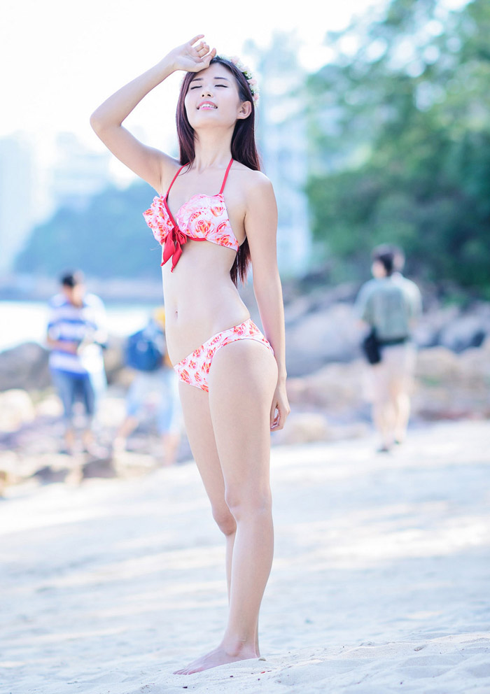 温馨甜美的比基尼美女与你共同度过美好夏日
