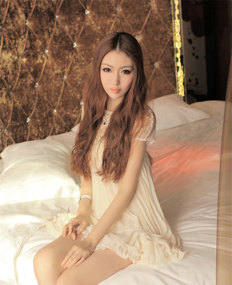 气质美女性感美胸私房圆润诱惑写真