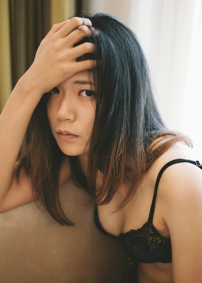 私房忧郁性感内衣美女美胸妖娆养眼十足