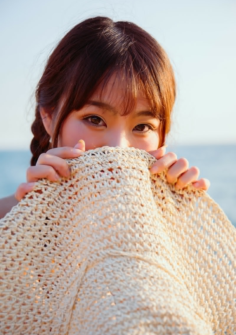 诱人大胸泳装双麻花辫00后美女风韵阳光比基尼写真