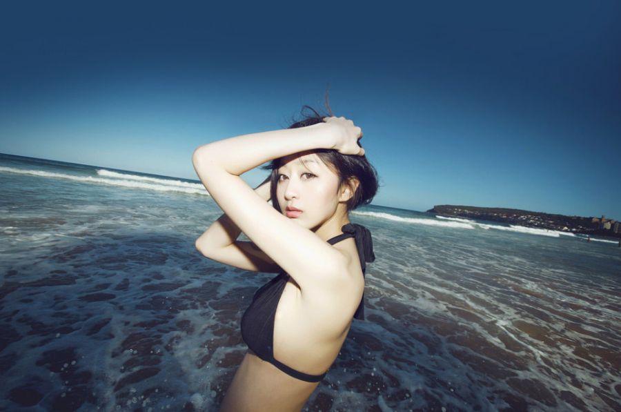 海边火辣身材性感女神比基尼妖娆诱惑写真