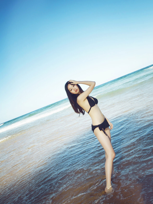 海边火辣身材性感女神比基尼妖娆诱惑写真