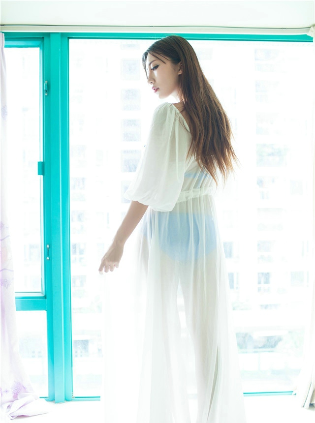 薄纱比基尼浴室湿身女神酥胸美腿魅惑