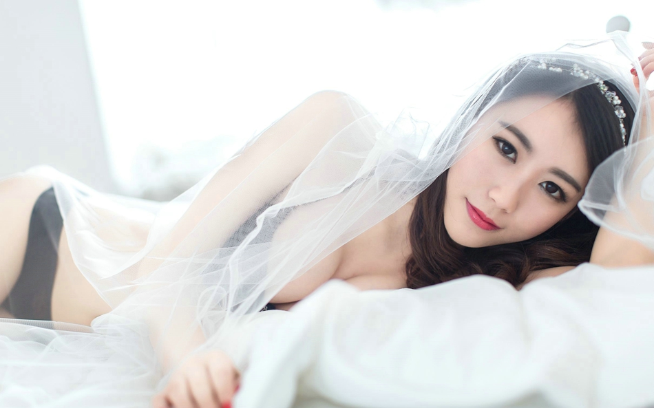 性感女神邓雪日系写真魔鬼身材诱惑迷人