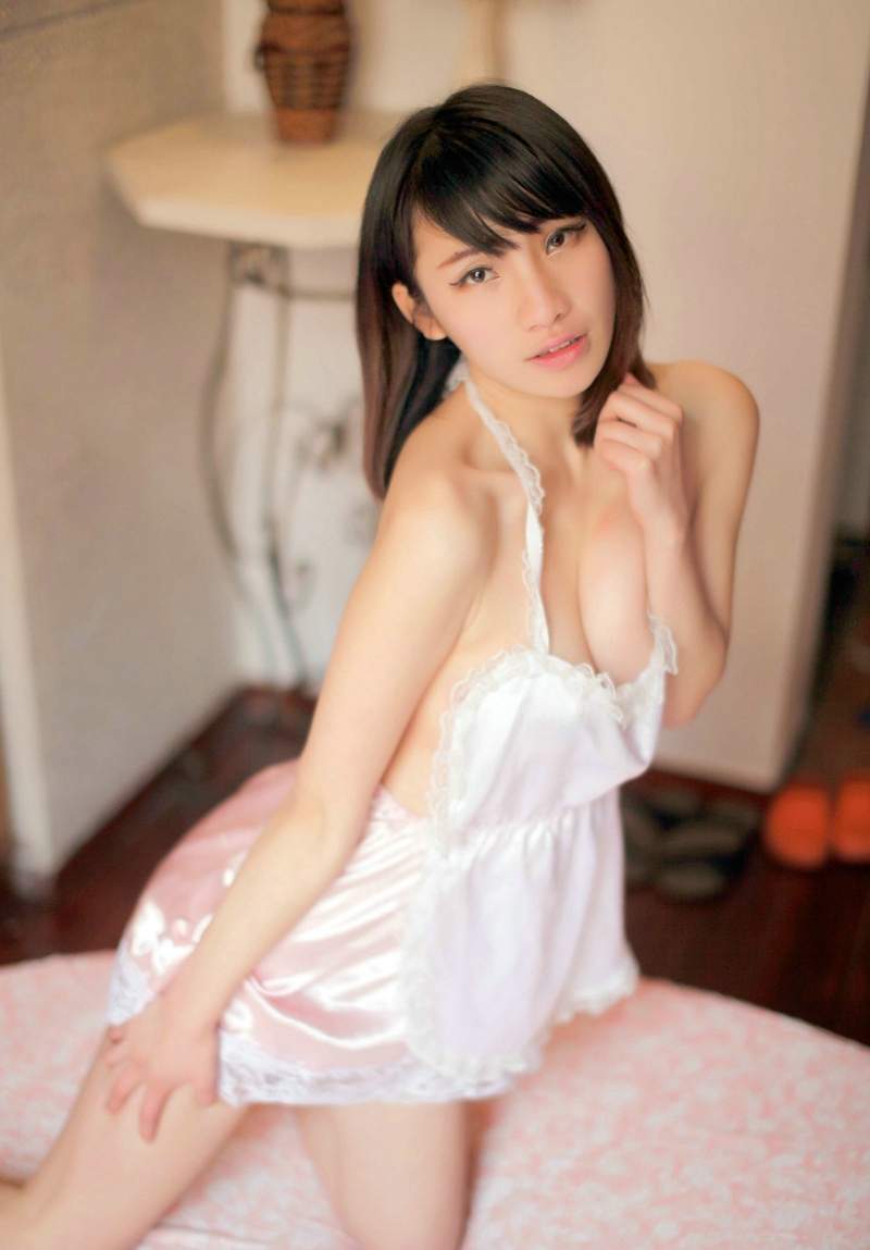围裙美女真空上阵翘臀美胸极致诱惑