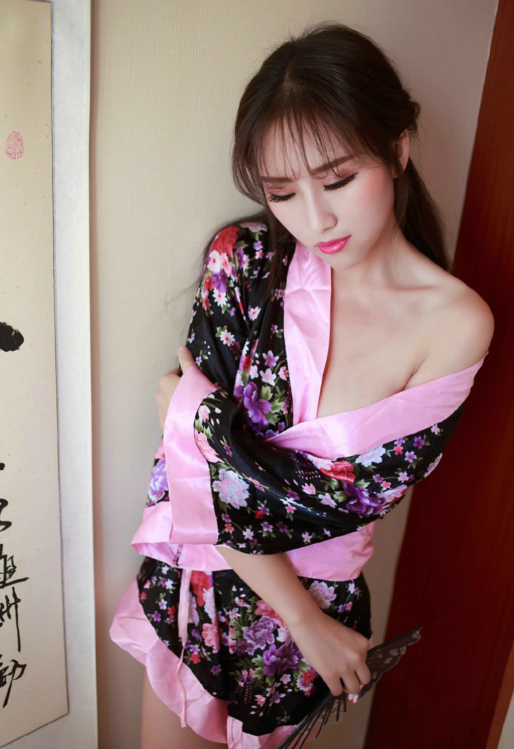 性感双马尾露胸情趣美女白皙私房靓丽写真