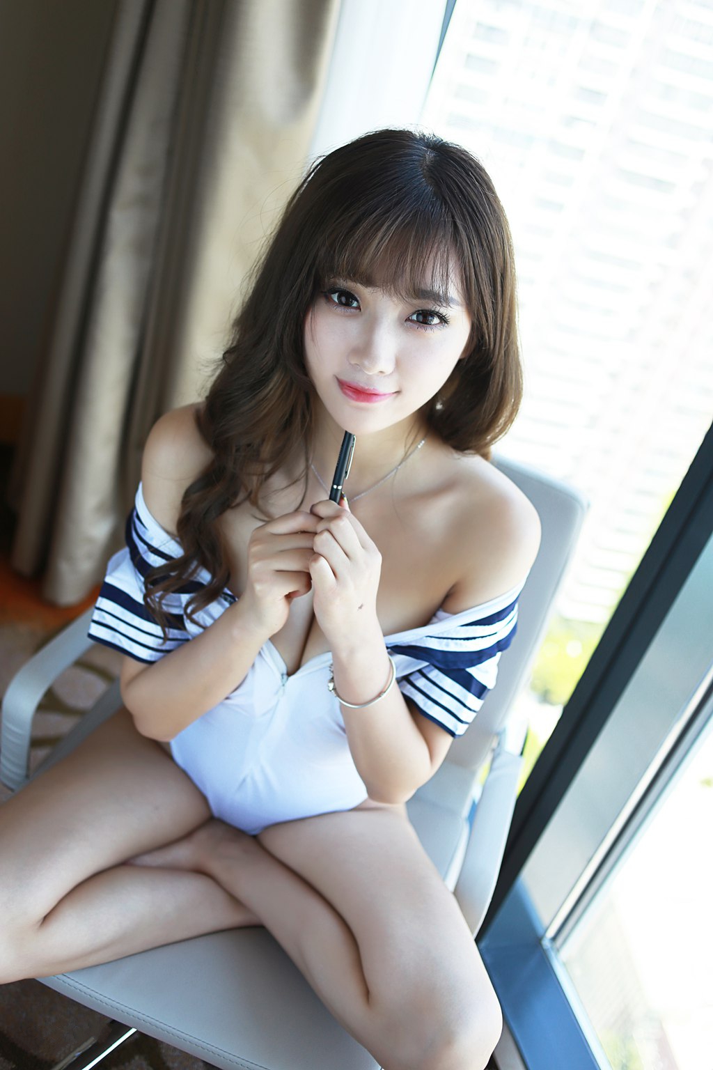 美胸美女神诱人蕾丝内衣性感妖娆魅惑写真