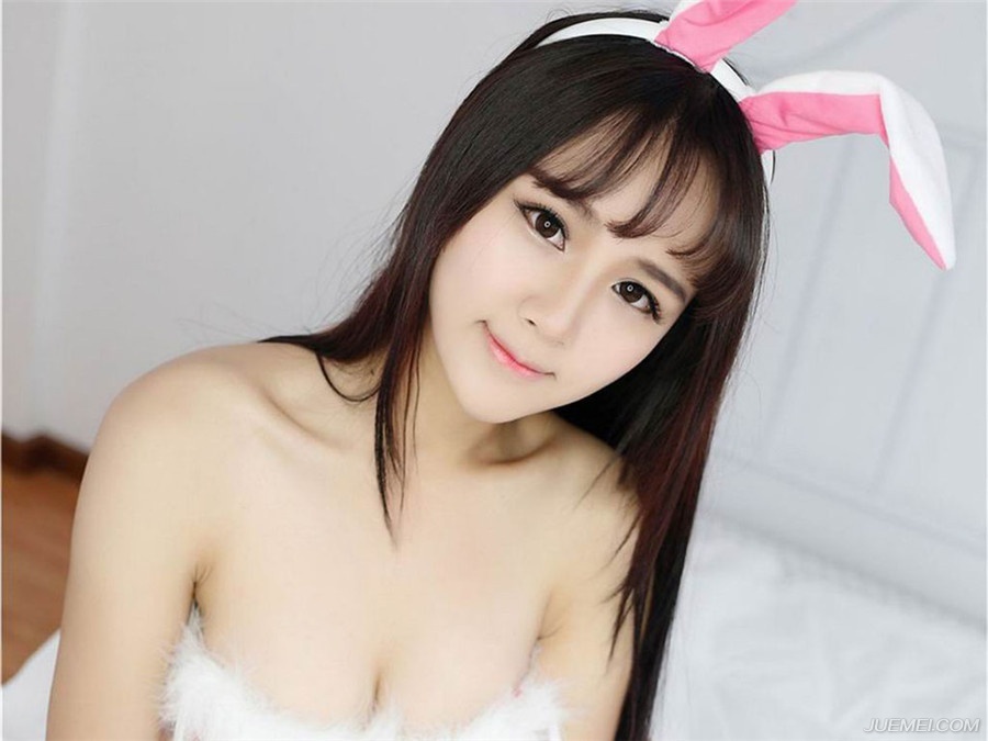 性感甜美兔女郎翘臀后翘粉嫩迷人写真