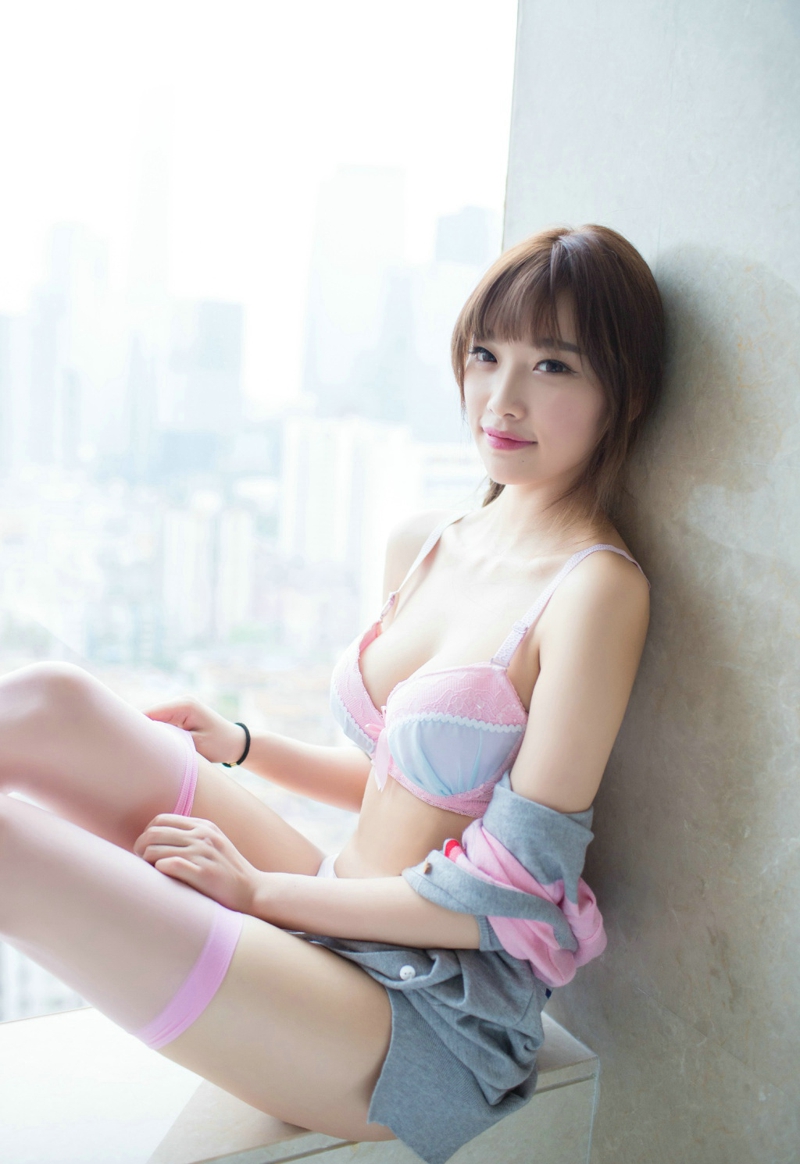 白丝私房性感内衣少女阳光丰满诱惑写真