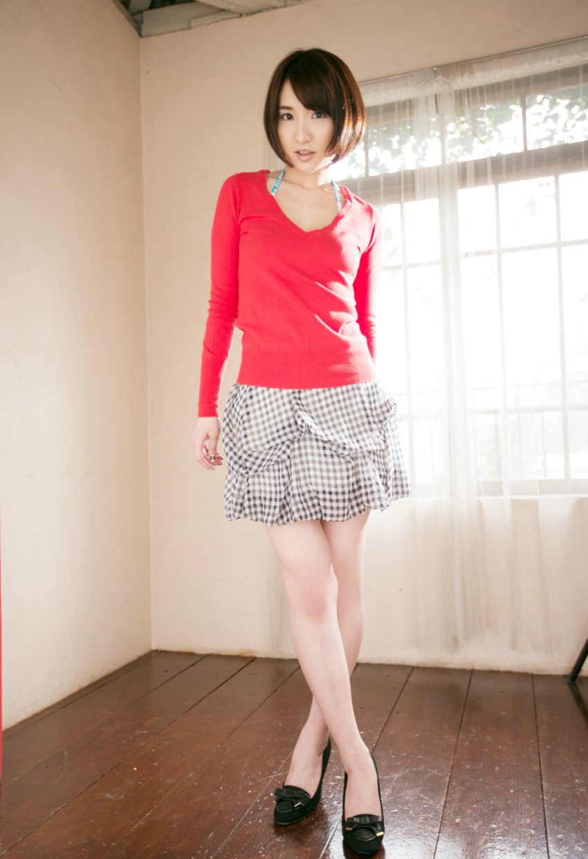 成熟美女私房短发性感巨乳秀丽迷人